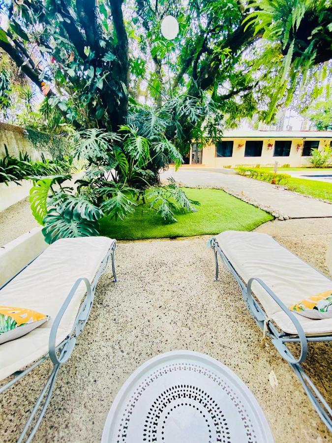 Hotel Mango Airport Рио-Сегундо Экстерьер фото