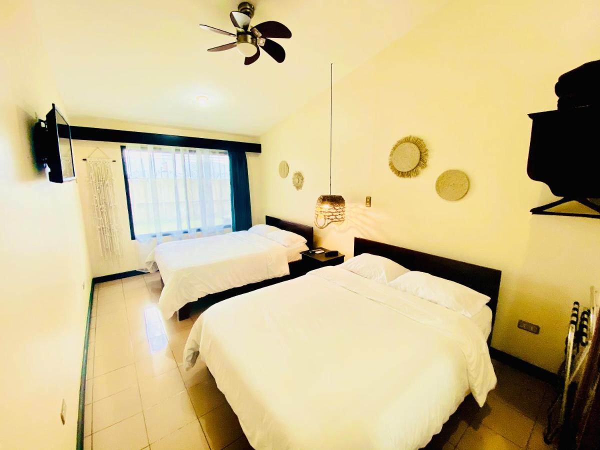 Hotel Mango Airport Рио-Сегундо Экстерьер фото