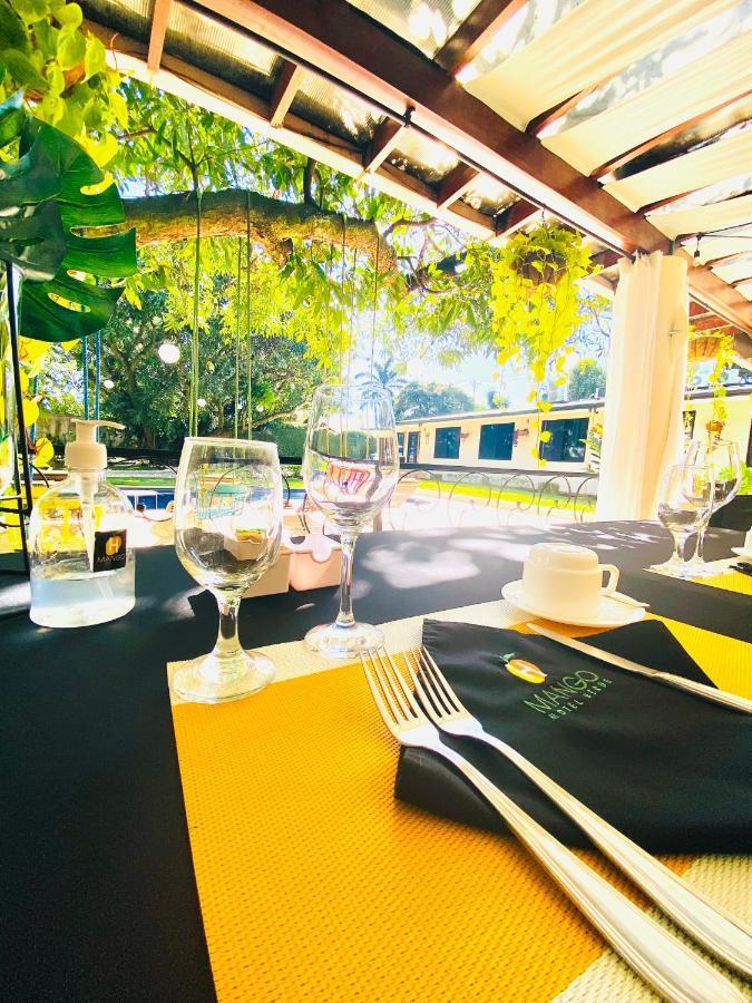 Hotel Mango Airport Рио-Сегундо Экстерьер фото