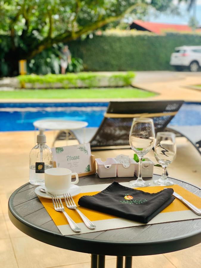 Hotel Mango Airport Рио-Сегундо Экстерьер фото